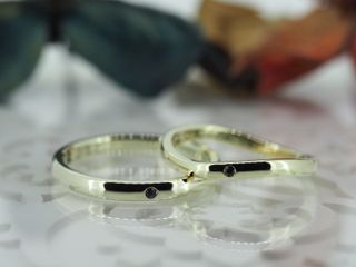 【Antille(アンティール)の口コミ】 内側にオリジナルで自分の考えた絵や模様、イラストなど自由に刻印するこ…