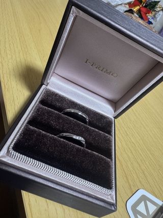 【アイプリモ(I-PRIMO)の口コミ】 重ねると羽のようになるのが非常に良かったです。
接客してくださったスタ…