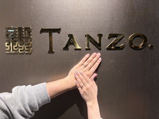 【TANZO.(鍛造指輪)の口コミ】 デザインは同じにし、飾りを妻ダイヤモンドと夫スターダストにしました。…