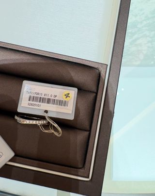 【アイプリモ(I-PRIMO)の口コミ】 婚約指輪と重ね付けした時にサイズ感がちょうど良く、指に自然になじんで…