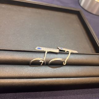 【銀座ダイヤモンドシライシの口コミ】 シンプルかつ、ダイヤの配置がきれいなものを選びました。悩みに悩み、最…