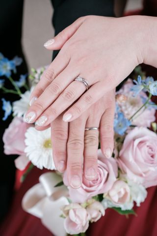 【アイプリモ(I-PRIMO)の口コミ】 ウェーブデザインになっていて左右にダイヤが散りばめられているデザイン…