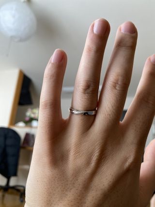 【ichi(イチ)の口コミ】 デザインの石地がサイドから展開されており、唯一無二感のあるデザインで…