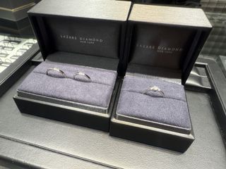 【ラザール ダイヤモンド(LAZARE DIAMOND)の口コミ】 とにかくシンプルで上品なデザインが素敵です。
さらにダイヤの輝きがすご…