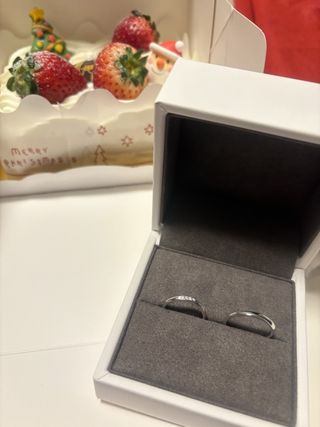 【TOWA(永遠)の口コミ】 シンプルな出来で目立ち過ぎず、しかしプラチナの輝きで高級感もありこだ…