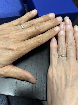 【ヴァンドーム青山(VENDOME AOYAMA)の口コミ】 今年の新作デザインで指を長く見える。主人はマット仕上げになっていてる…