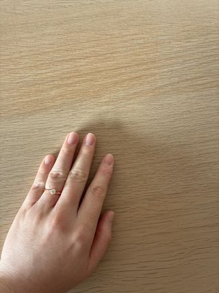 【ラザール ダイヤモンド(LAZARE DIAMOND)の口コミ】 流線型が気に入りました。
普段から身につけやすく、特別な場所でつけても…