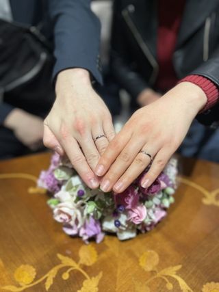 【TANZO.(鍛造指輪)の口コミ】 鏡面仕上げで肌触りがよく、デザインもシンプルで普段使いしやすい。
ダイ…