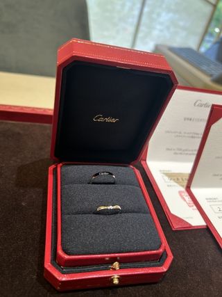 【カルティエ(Cartier)の口コミ】 シンプルですが、他にはないデザインでオシャレな点、憧れのブランドのロ…
