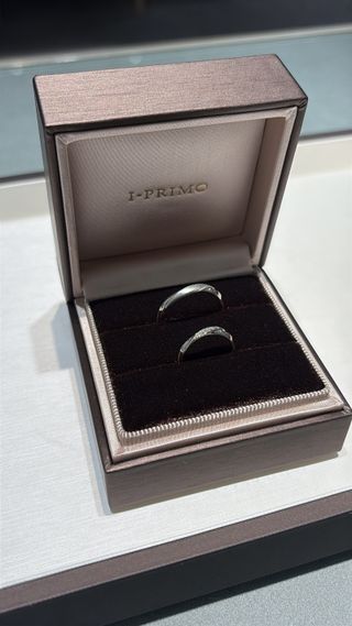 【アイプリモ(I-PRIMO)の口コミ】 デザインがほんとにかわいいです！
ストレートよりも曲がりの入った指輪が…