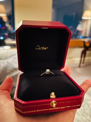 【カルティエ(Cartier)の口コミ】 シンプルなデザインで流行り廃りに関係なく着けられるなと思いました。
あ…