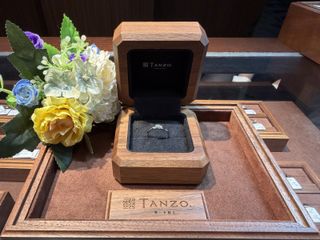 【TANZO.(鍛造指輪)の口コミ】 初めての婚約指輪選びで不安もありましたが、時間をかけて親身に相談にの…