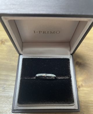 【アイプリモ(I-PRIMO)の口コミ】 指輪は細身で華奢なイメージのものなのでスッキリ指がきれいに見えて更に…