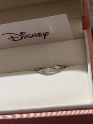 【ケイウノ ブライダル(K.UNO BRIDAL)の口コミ】 ディズニーメインでない指輪型にも、小さくミッキーの刻印も付けられて大…