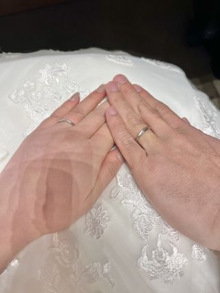 【ヴァンドーム青山(VENDOME AOYAMA)の口コミ】 シンプルだけど上品なウェーブデザインが気に入っています。ダイヤの石の…