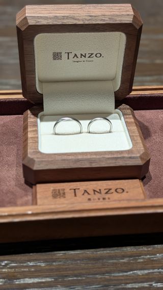 【TANZO.(鍛造指輪)の口コミ】 斜めヘアライン加工で、立体感の出る仕上がりとなってます。
また、鍛造製…
