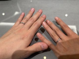 【アイプリモ(I-PRIMO)の口コミ】 派手すぎず、さりげないキラキラがある。
指輪をすると斜めにみえてしまっ…