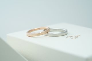 【THREE TREES(スリーツリーズ)の口コミ】 お互いの指輪を作りました。
色も太さもデザインもお互いに似合うように作…