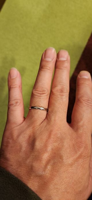 【insembre(インセンブレ)の口コミ】 妻がデサインをとても気に入り購入しました。
シンプルなデザインですが、…