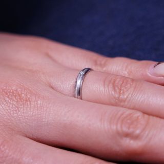 【acredo(アクレード)の口コミ】 セミオーダーなので、表面加工が割と自由に選べます。上下で異なる加工に…