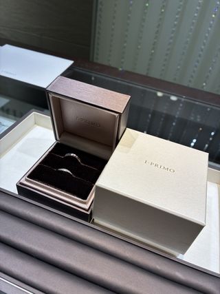 【アイプリモ(I-PRIMO)の口コミ】 まずダイヤが繊細でとても綺麗です。どの角度から見ても違う輝きを楽しむ…