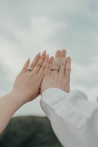 【ROYAL ASSCHER(ロイヤル・アッシャー)の口コミ】 シンプルなダイヤモンドも全く入っていないリングを探していたのですが、…