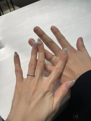 【HOSHI no SUNA 星の砂(ほしのすな)の口コミ】 細身で上品なストレートラインに、さりげなく入ったダイヤモンドの輝きが…