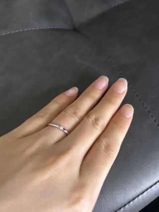 【ラザール ダイヤモンド(LAZARE DIAMOND)の口コミ】 シンプルでなものからゴージャスなものまで様々な種類があり、シンプルな…