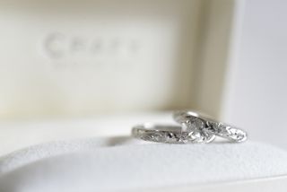 【CRAFY(クラフィ)の口コミ】 最初はすごくいかつい指輪ななってしまうと思いましたが実物を見た際、彫…