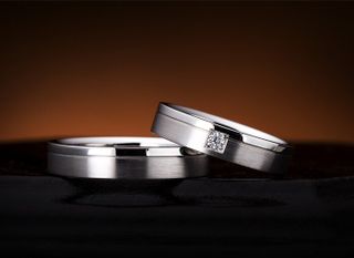 私達、TANZO.は"ビスポークジュエリー"を追い求め、創り続けてきました。

あなたが想い続けて探している結婚指輪、婚約指輪。私達ならきっと創れます。