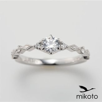 【鶴(mikoto)】【19EN-013】ミルグレインをふんだんに施したアンティーク調な婚約指輪