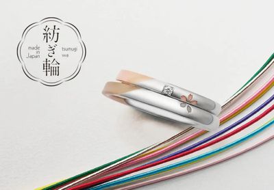 くすんだ色味のアンティーク調のデザインが素敵でした。素材は