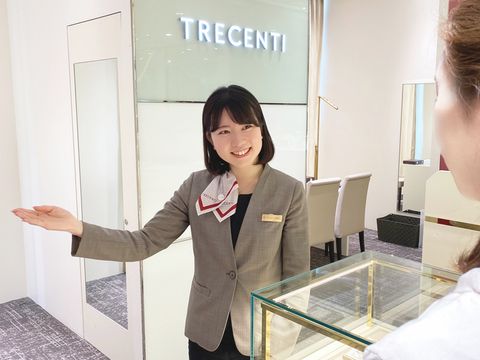 【お気軽にご来店を】
お電話もしくはWebからご予約が可能です。心置きなくご試着いただけるよう、お席を用意してお待ち申し上げます。予約なしでもご覧いただけますが、スムーズな案内をご希望される場合は事前予約をおすすめいたします。