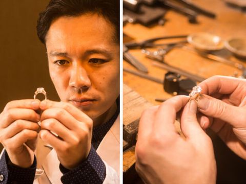 【制作】
十数年の経験を積んだ職人が、独自の製法でリングサイズをジャストに調整。
一点一点、丁寧にハンドメイドすることで、お二人が選んだデザインを高い技術で忠実に形にいたします。