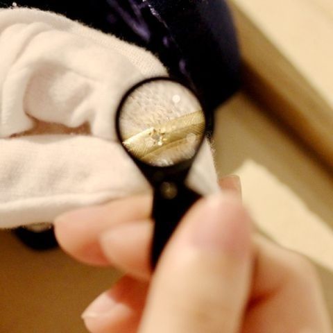 ［アフターケア］
指輪の磨き直しクリーニング・サイズ調整(±2号以内)・変形調整・宝石の留め直し加工(宝石代は除く)は、ご購入後6ヶ月間無償で対応いたします。修理に関しても、お見積もりの上で対応いたしますので、安心してご相談ください。