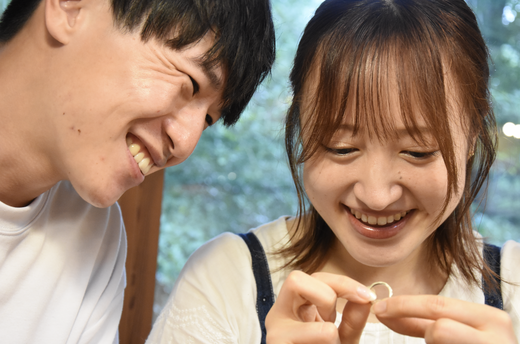 「軽井沢の緑の中で指輪作り」といったHPの文言を見ていいなと思いました。