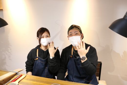 他の人と被らない自分達だけの指輪を求めていました。