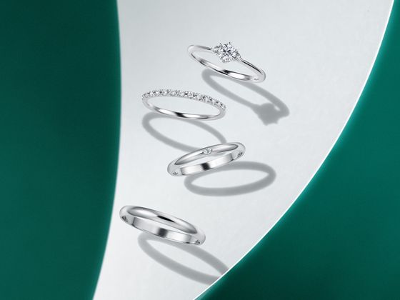 BONDS（ボンズ）の結婚指輪は2本ペアで98000円〜手に入るお手頃な価格でありながらも、耐久性もしっかり兼ね備えています。
使っているのはPt900やK18で、変色のしにくい本格派素材を使用。
さらに耐久性の高い鍛造製法で作成しており、生涯身に着ける結婚指輪としてふさわしい品質に仕上がっています。