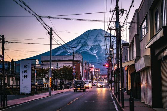 「富士山の麓で、ふたりの時間を形にする結婚指輪」

作る時間が二人のデザイン

それが karen の想いです。