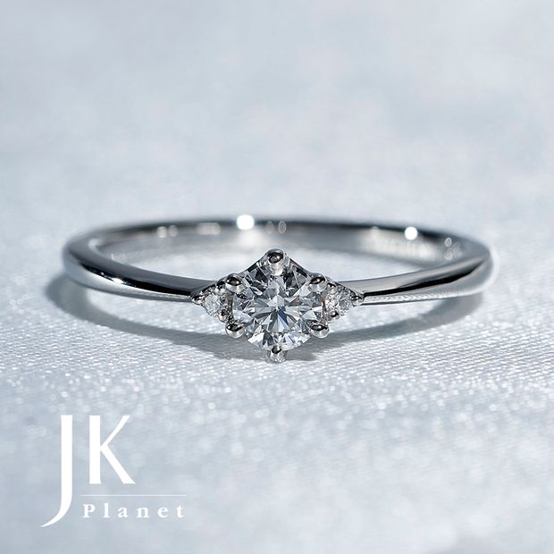 【JKPLANET(JKプラネット)】JKPLANET LIMITED EDITION JKPL-THREE-Diamonds 婚約指輪