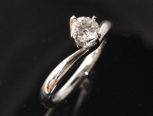 【TANZO.(鍛造指輪)】V字ウェーブのご婚約指輪