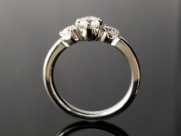 【TANZO.(鍛造指輪)】シンプルながらも存在感のあるエンゲージ