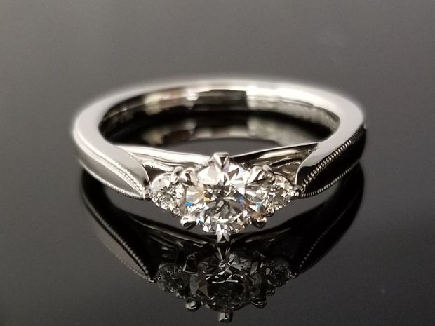 【TANZO.(鍛造指輪)】職人渾身のシャトン。繊細でとても美しいデザインの婚約指輪