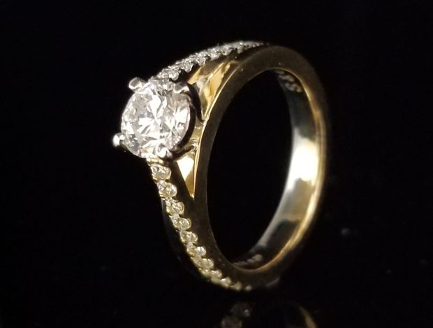 【TANZO.(鍛造指輪)】圧巻の輝きの婚約指輪