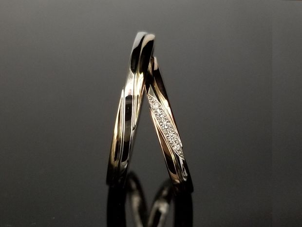【TANZO.(鍛造指輪)】鍛造職人が美しいく仕上げたコンビデザインの結婚指輪