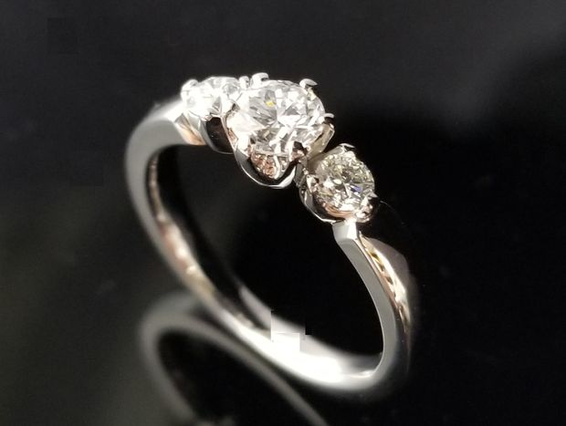 【TANZO.(鍛造指輪)】シンプルながらも存在感のあるエンゲージ