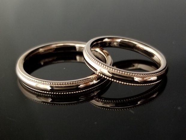 【TANZO.(鍛造指輪)】淡い桜色のぷっくりデザインの結婚指輪