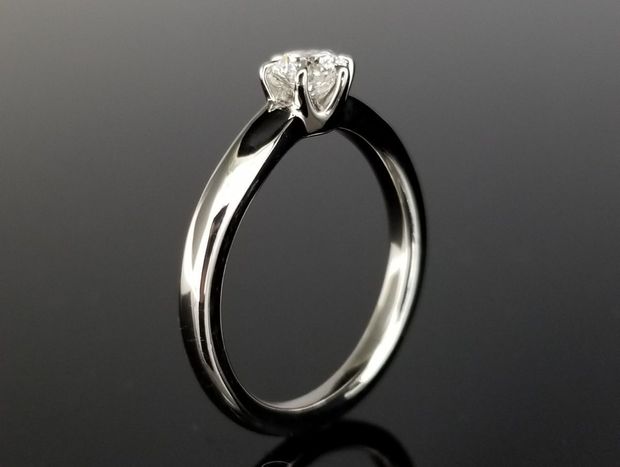 【TANZO.(鍛造指輪)】結婚指輪との重ね着けも楽しめるセットリング