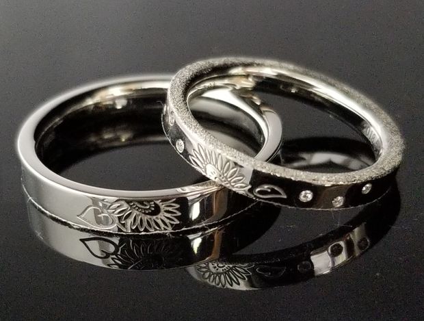 【TANZO.(鍛造指輪)】大輪のヒマワリが咲く素敵な鍛造マリッジリング