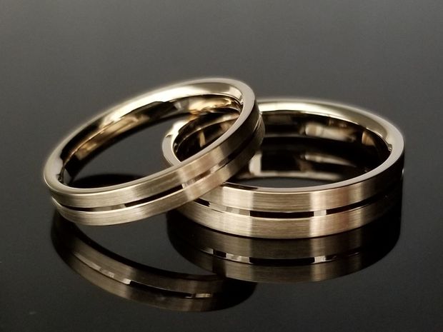 【TANZO.(鍛造指輪)】平打ちベースで大人なデザインの結婚指輪